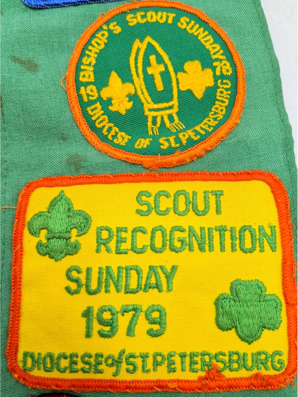 VTG 70s Girl Scout Uniform Sash +Badges Pins Patches Troop 589 Suncoast Catholic - Picture 7 of 10